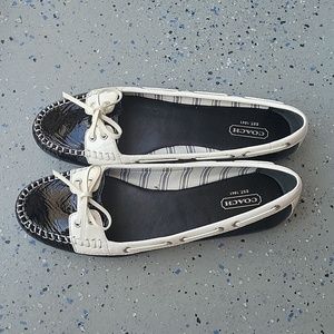 Black and Whote Coach Percy Crinkle patent shoe size 8.5